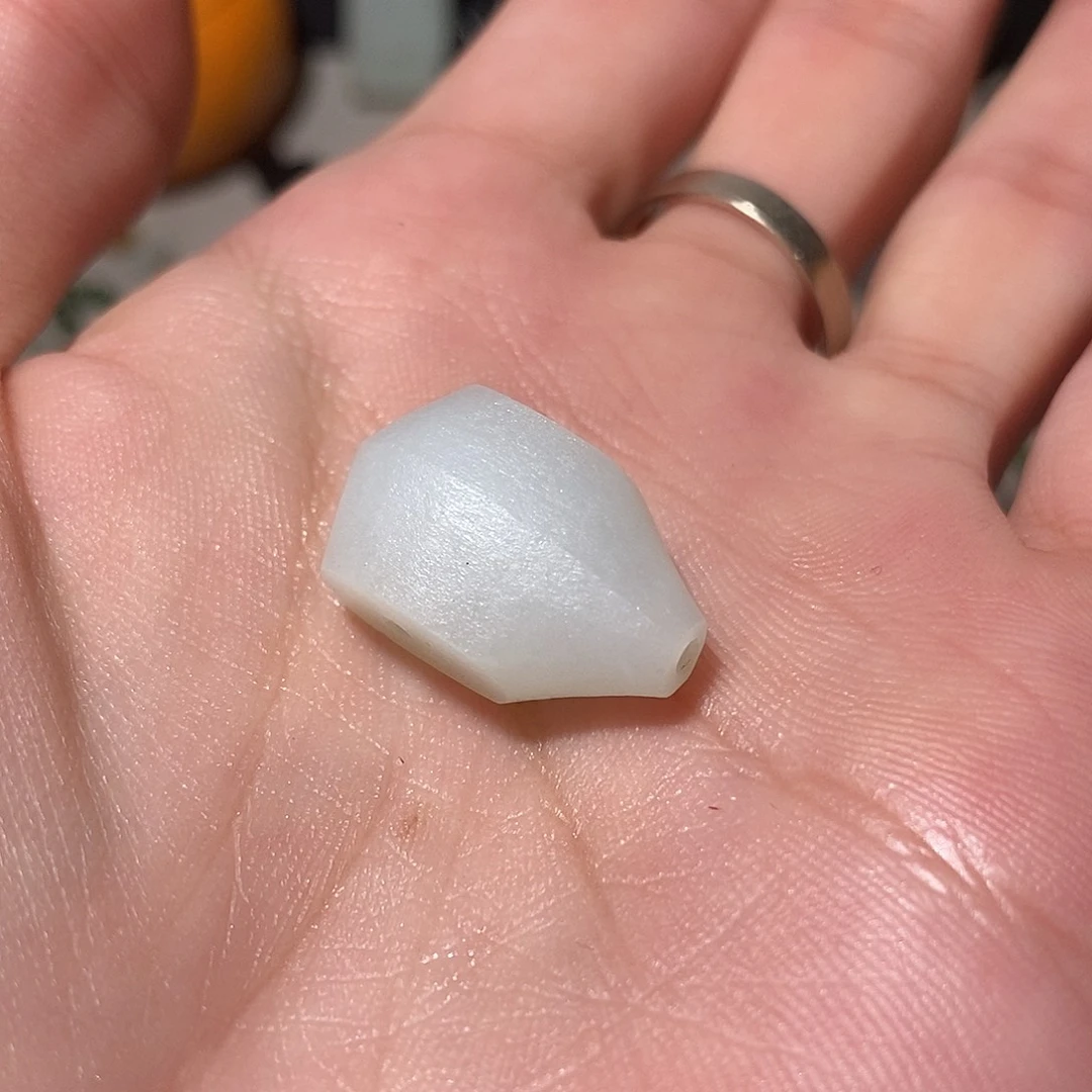 小****和田玉未镶嵌颈饰