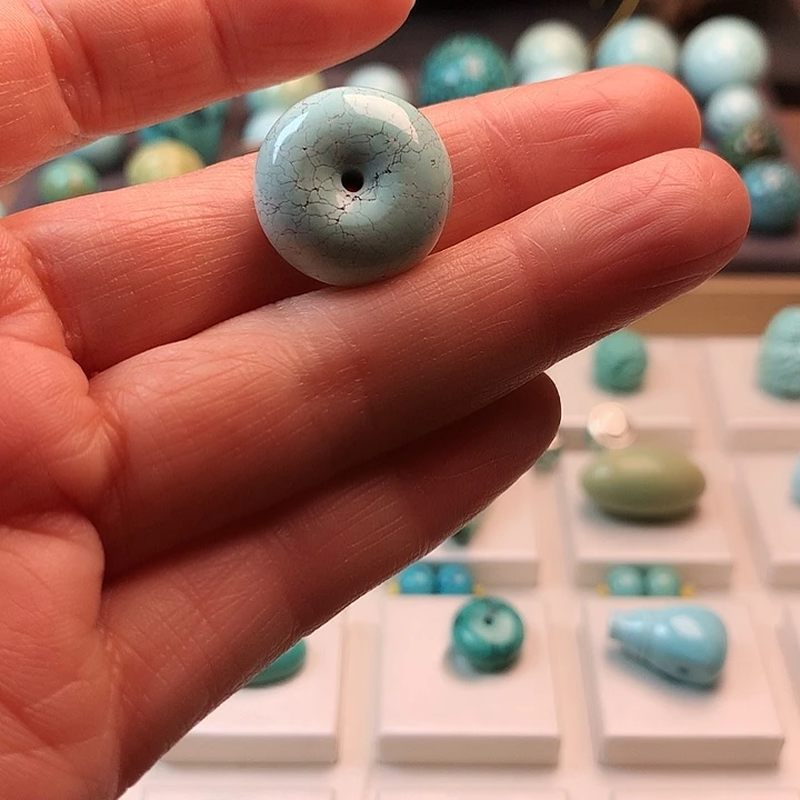 绿松石配饰未镶嵌