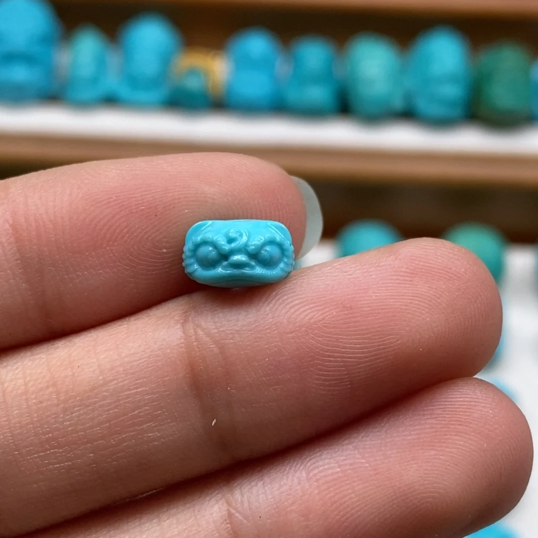 绿松石颈饰未镶嵌