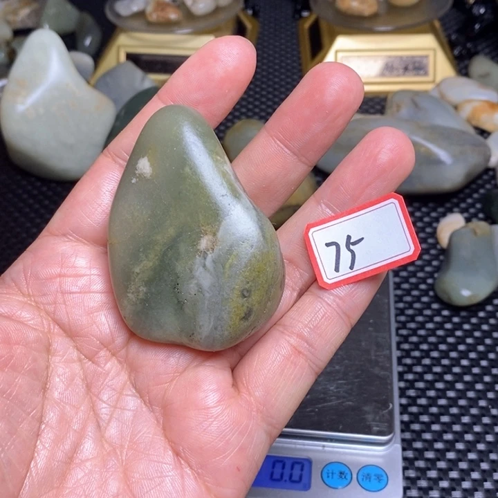 未镶嵌和田玉把件75