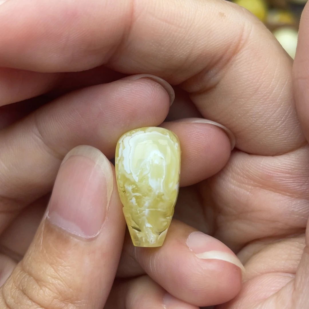琥珀未镶嵌裸石金瓷白妖花