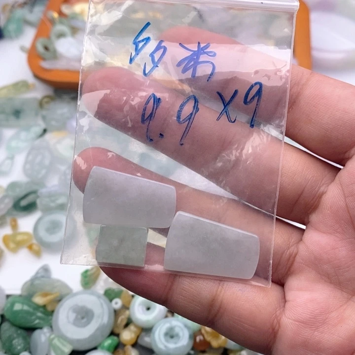 多***米翡翠未镶嵌吊坠(不含链)