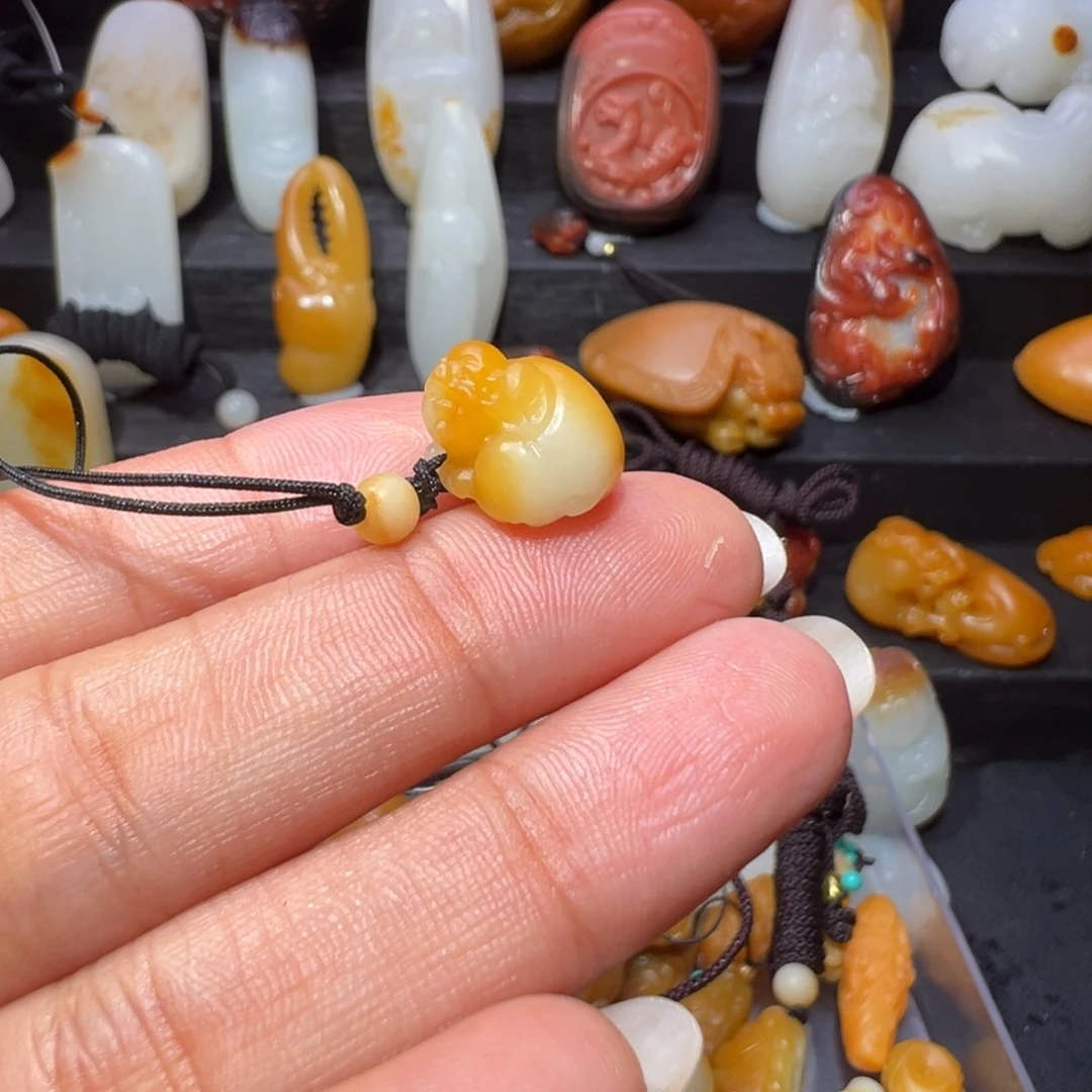 和田玉颈饰未镶嵌荣**安