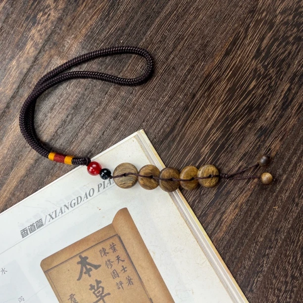 沉香【沉香精致摆件】原材料五帝钱摆件多样性发一条