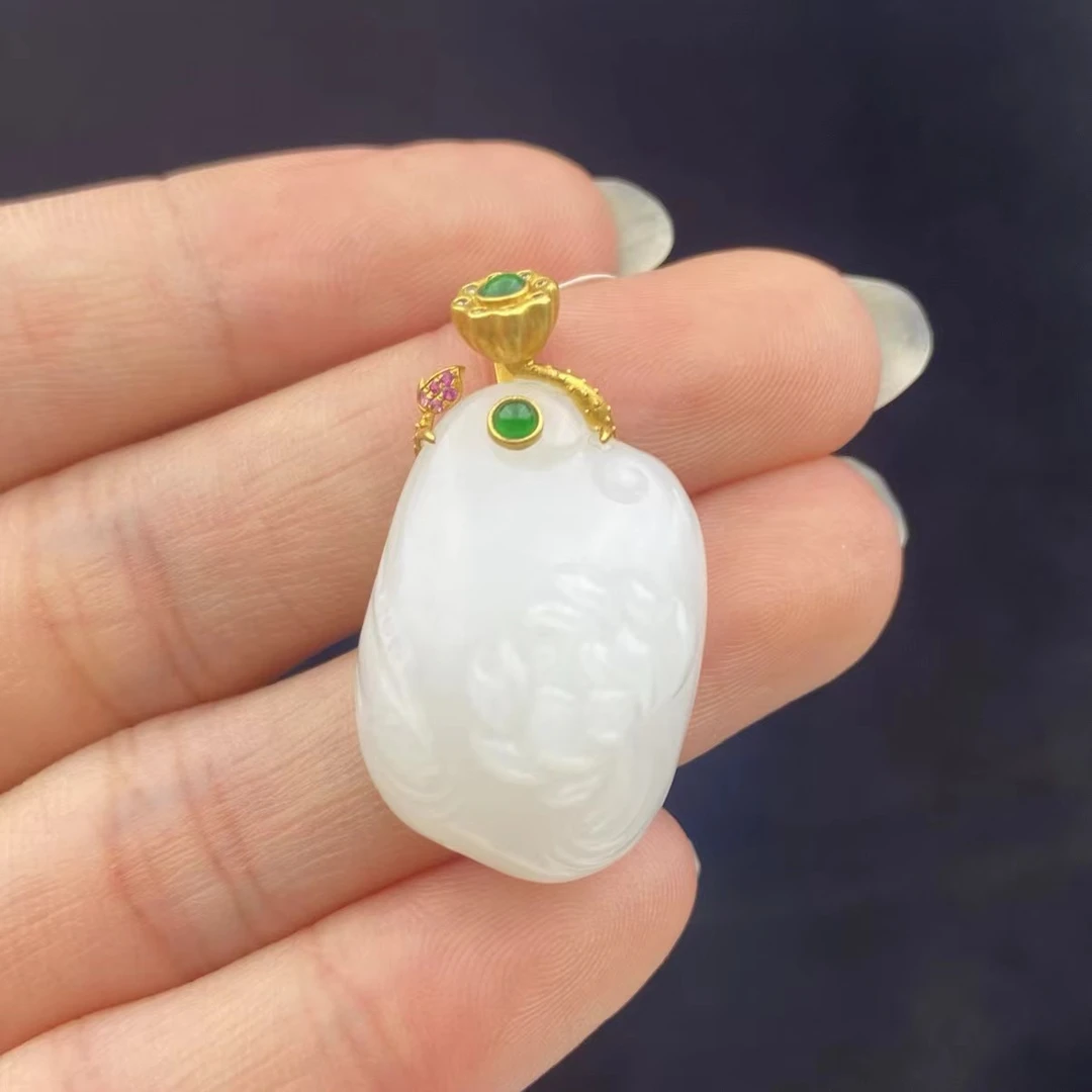 【慧子臻选】18K金和田玉白玉随型莲花吊坠多样性发一件不含链 LM09