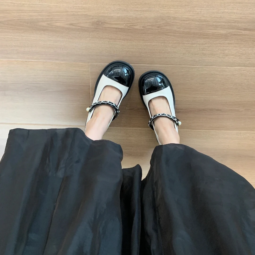 君君厚底黑白玛丽珍单鞋跟高5厘米821