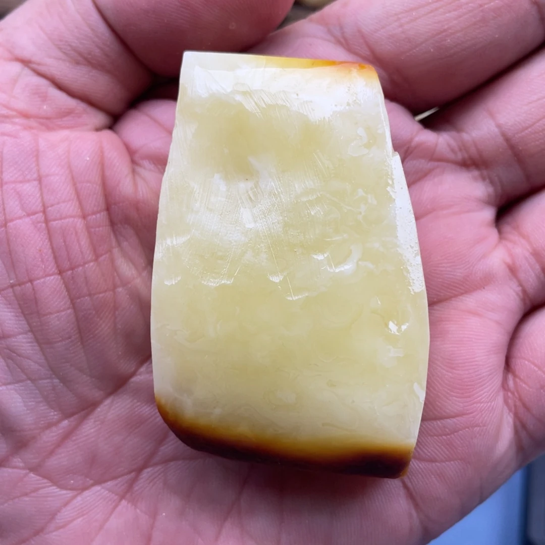 柯***布定制琥珀未镶嵌蜜蜡