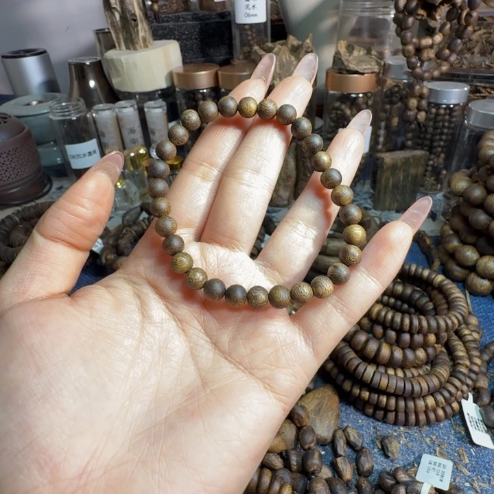 沉香沉香碎屑06海南莺歌绿单圈多样性发