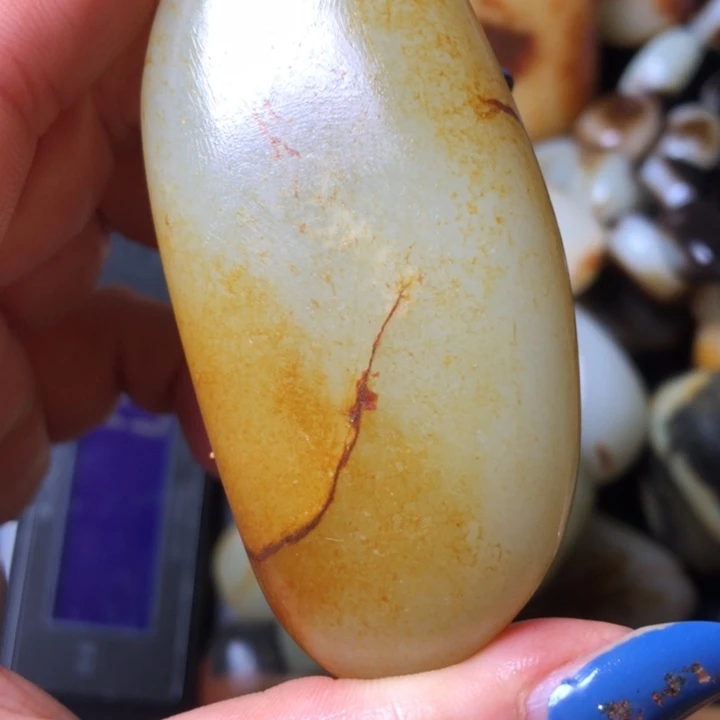 小***王和田玉未镶嵌珠宝奇石