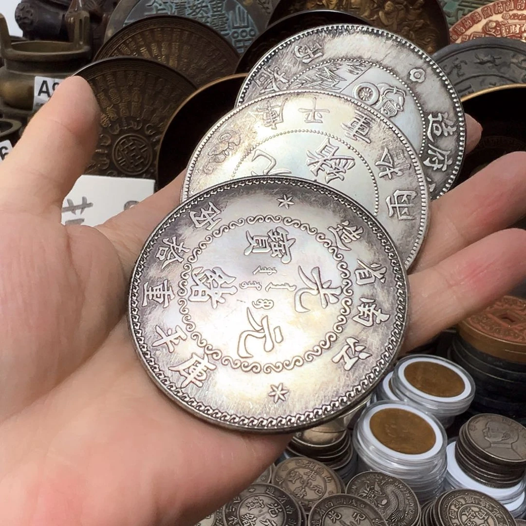 金属复古风格摆件