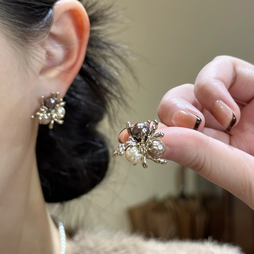 韩芸汐耳饰 三色烟花珠珠耳钉高级感个性独特轻奢百搭耳饰A-32