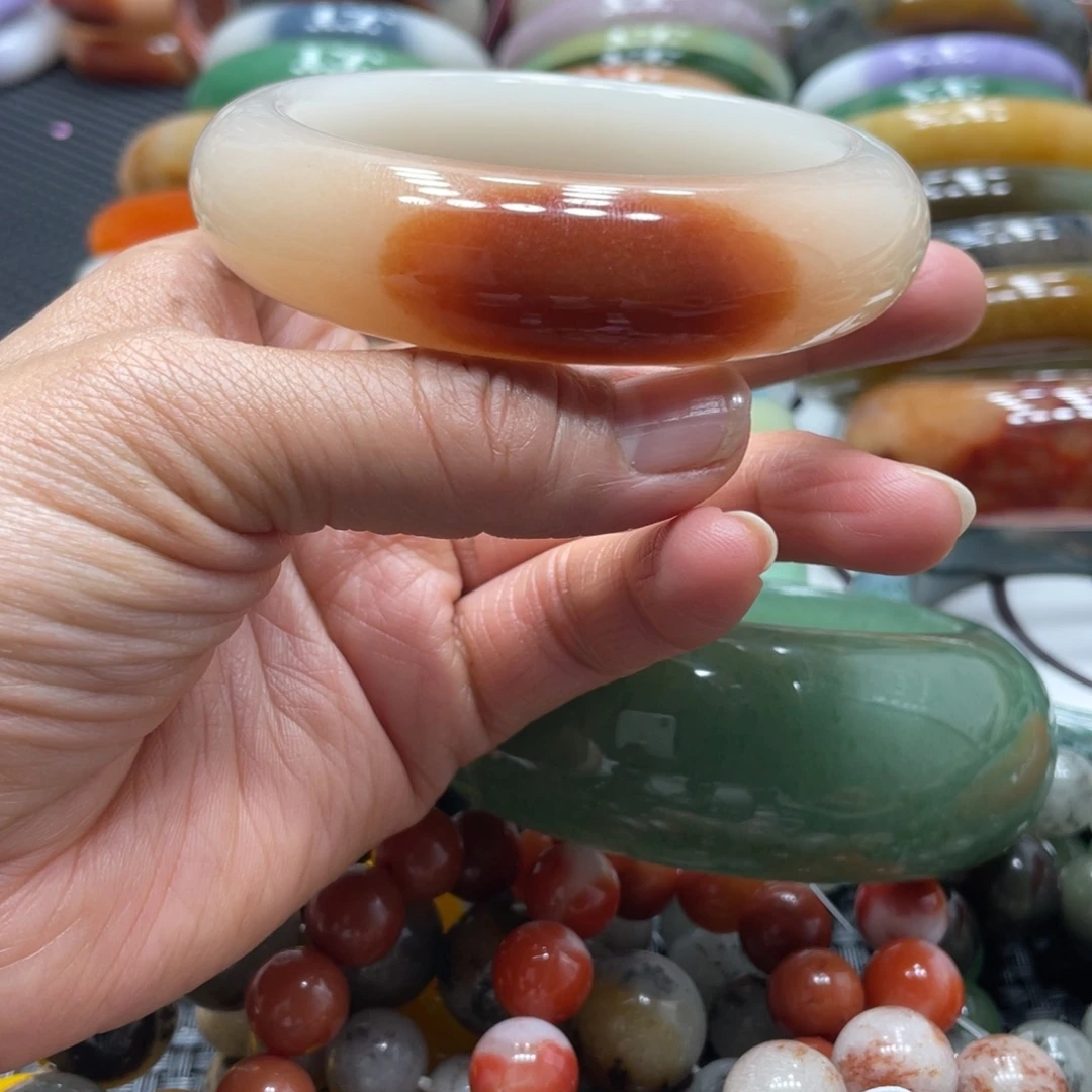 石英岩玉未镶嵌手镯