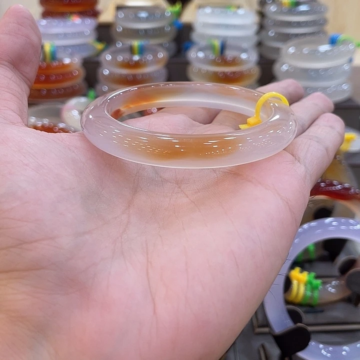 玛瑙/玉髓手镯未镶嵌