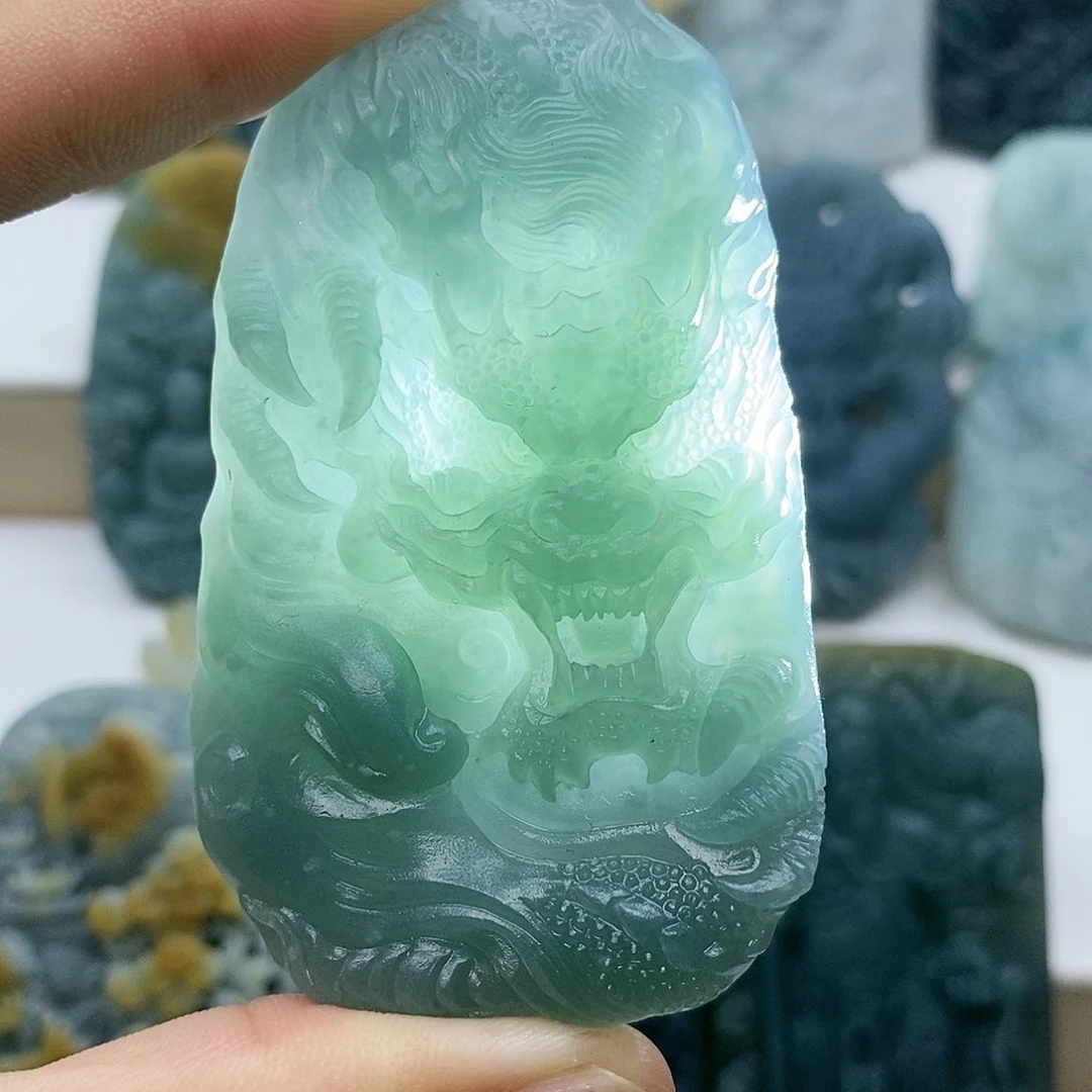 未镶嵌定制翡翠龙牌