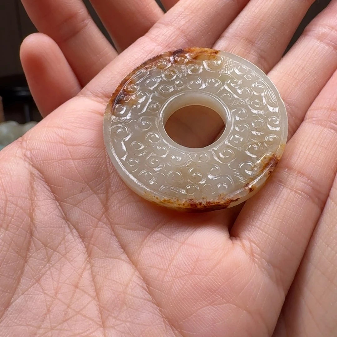 和田玉未镶嵌颈饰，*