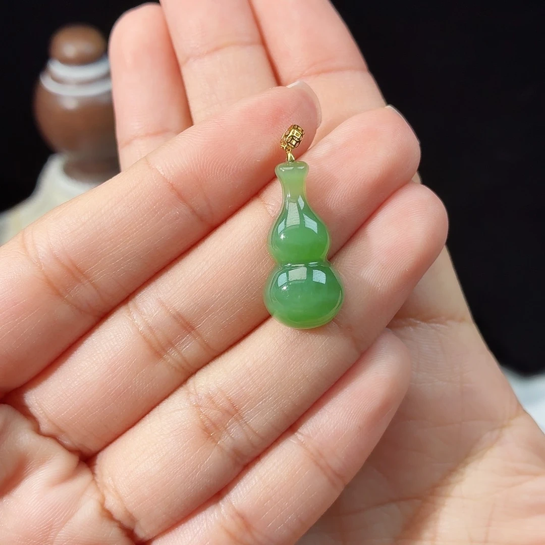 和田玉18K金镶嵌吊坠(赠链)