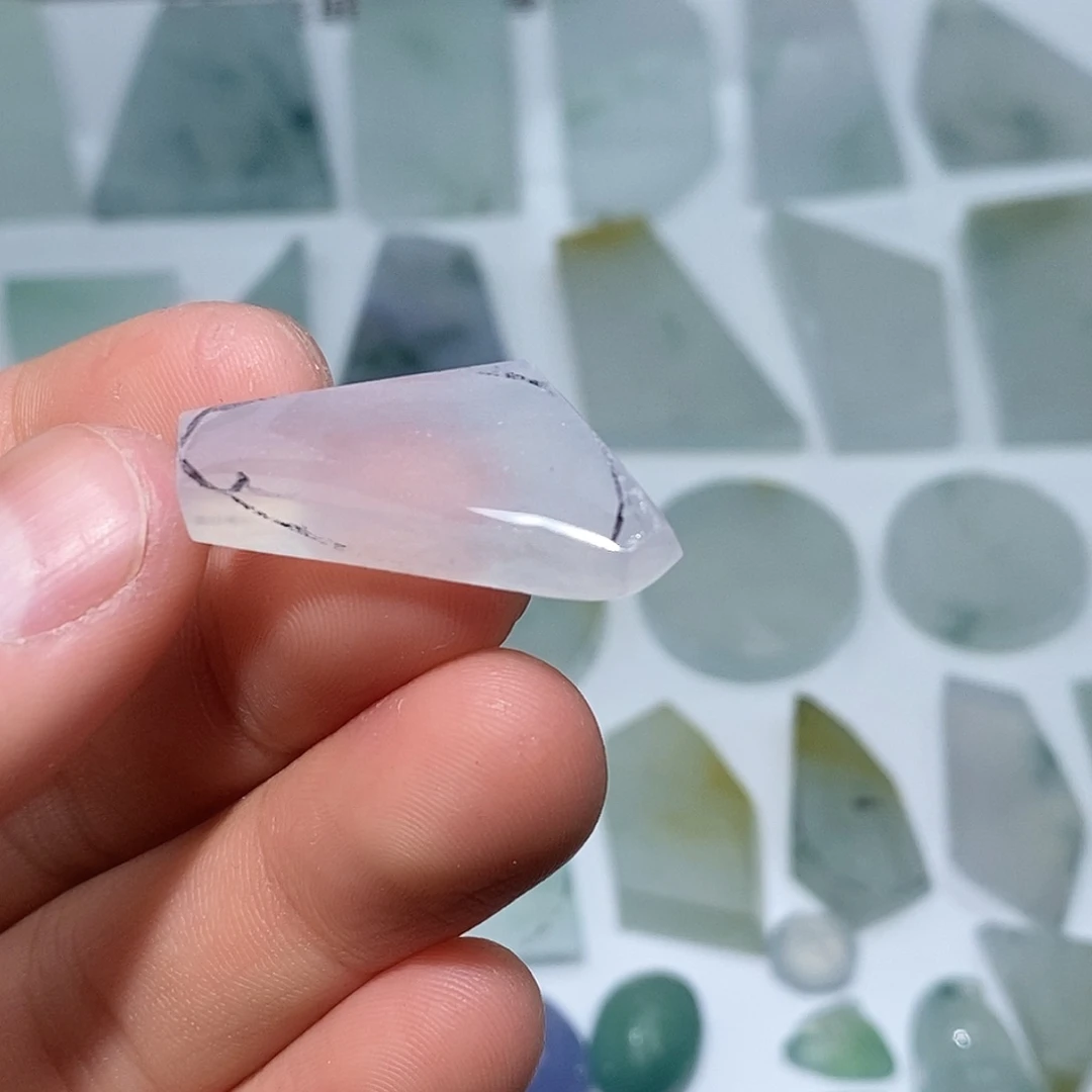 翡翠未镶嵌颈饰7533