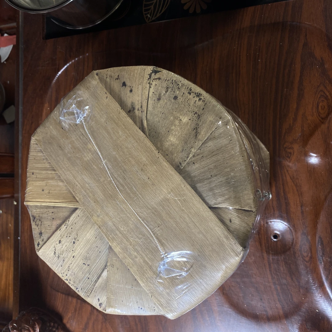 【中老期茶】-lot052 1980年代 老班章茶柱 熟茶