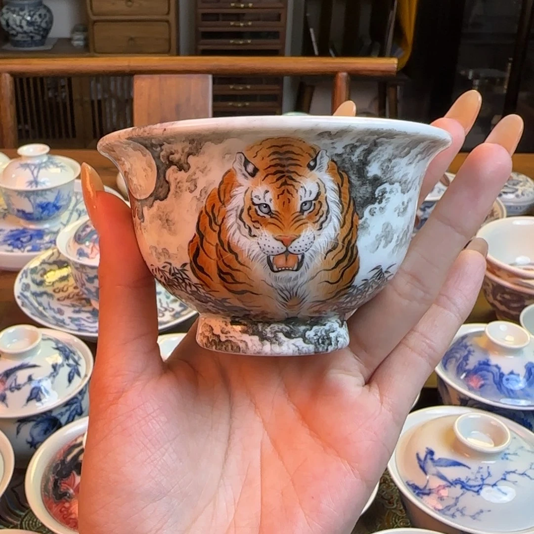 杯重工粉彩墨彩老虎压手杯