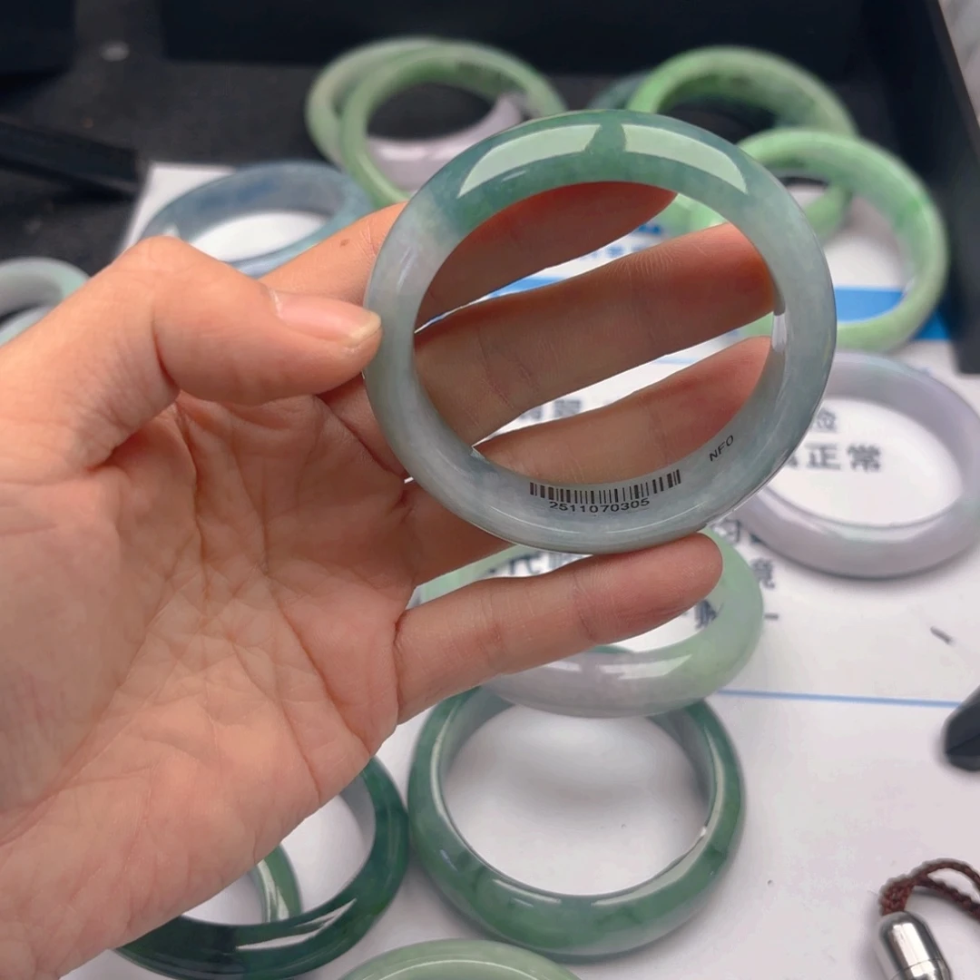 翡翠未镶嵌手镯5455x5. 33