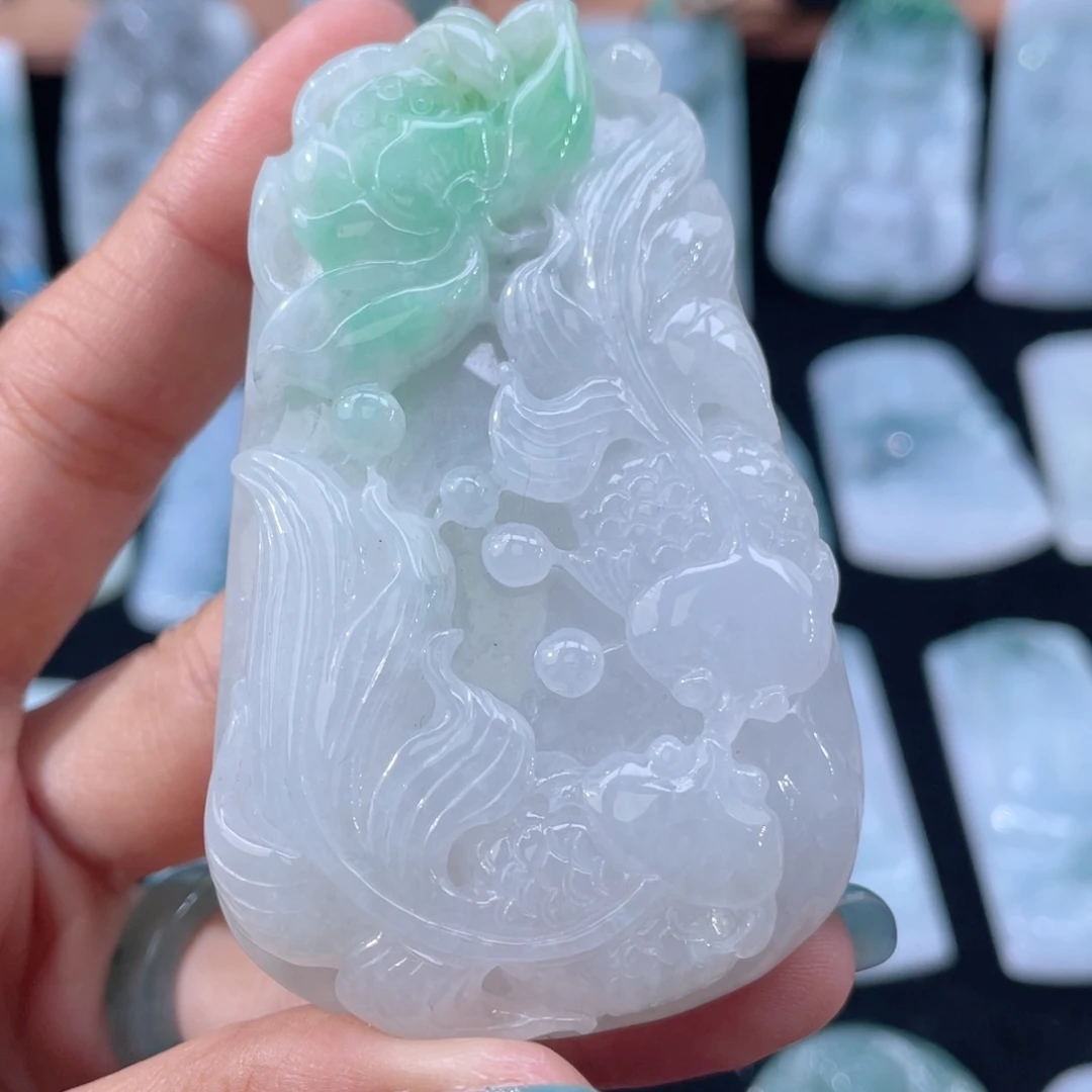 颈饰未镶嵌翡翠荷叶鱼