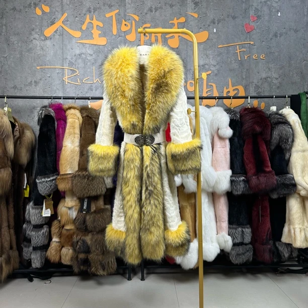 烈火皇后:月牙貂拼貂女款皮草外套