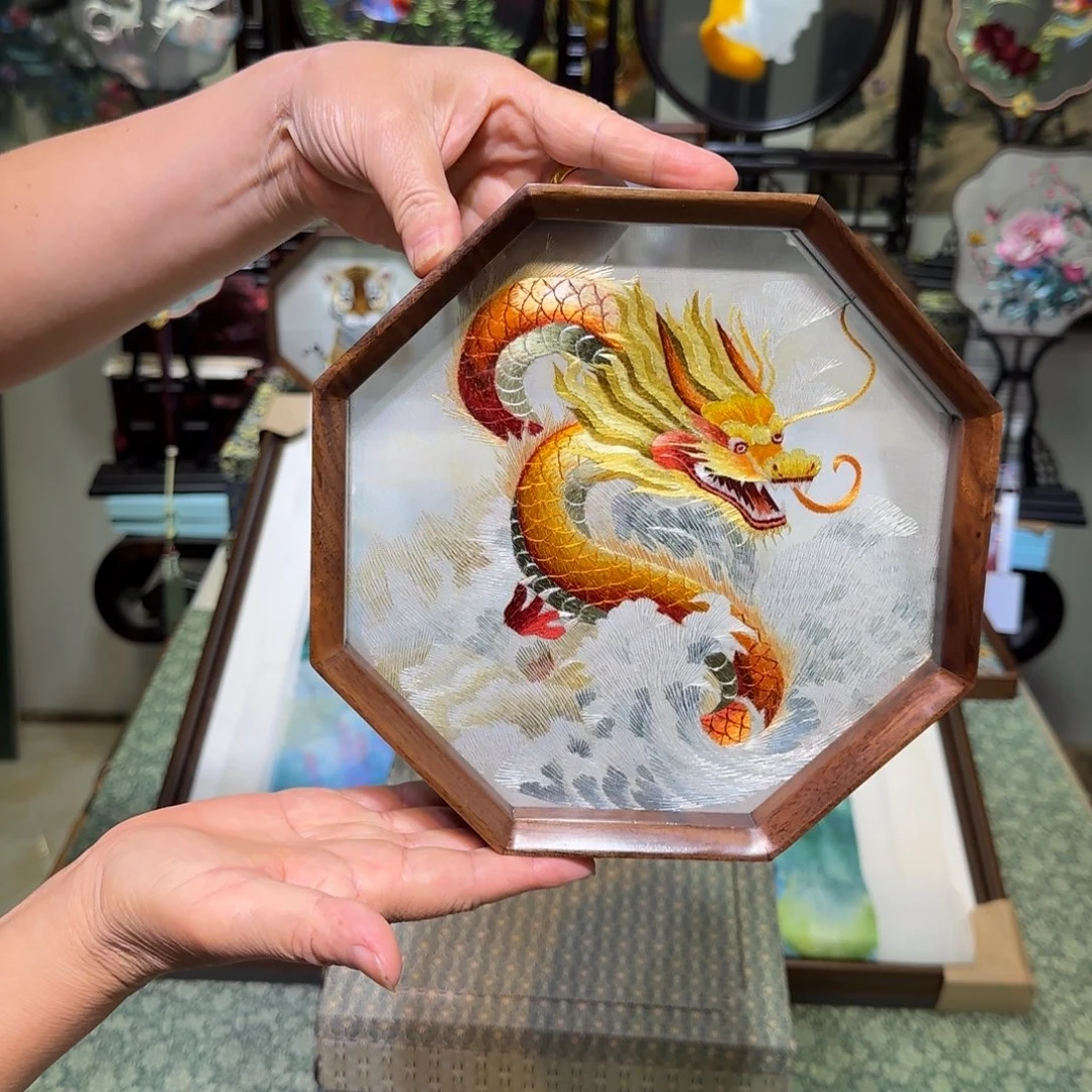刺绣刺绣工艺精湛独特设计新颖时尚