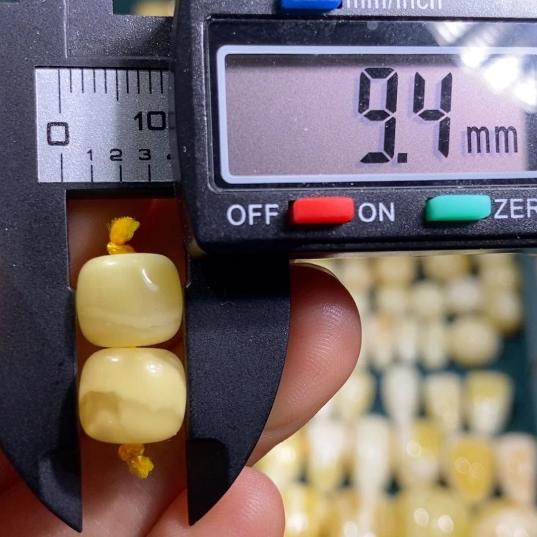 未镶嵌蜜蜡裸石配饰