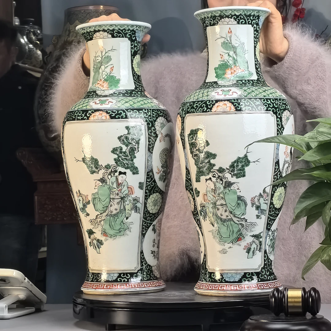 清 五彩花鸟鱼纹鱼尾瓶