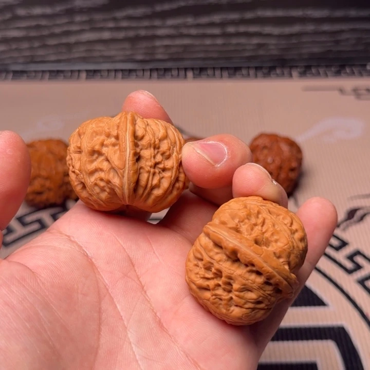 W***o龙脊菩提吊坠元宝核桃