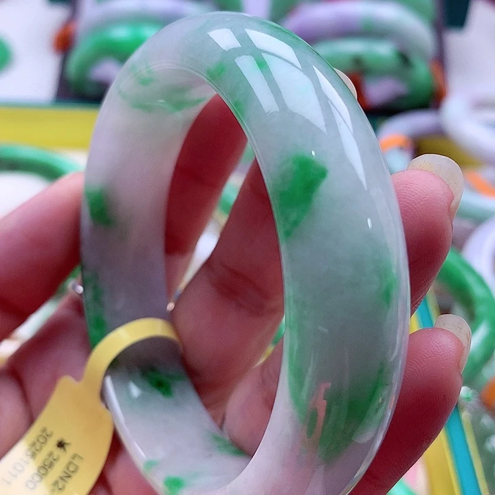 翡翠未镶嵌手镯翡翠