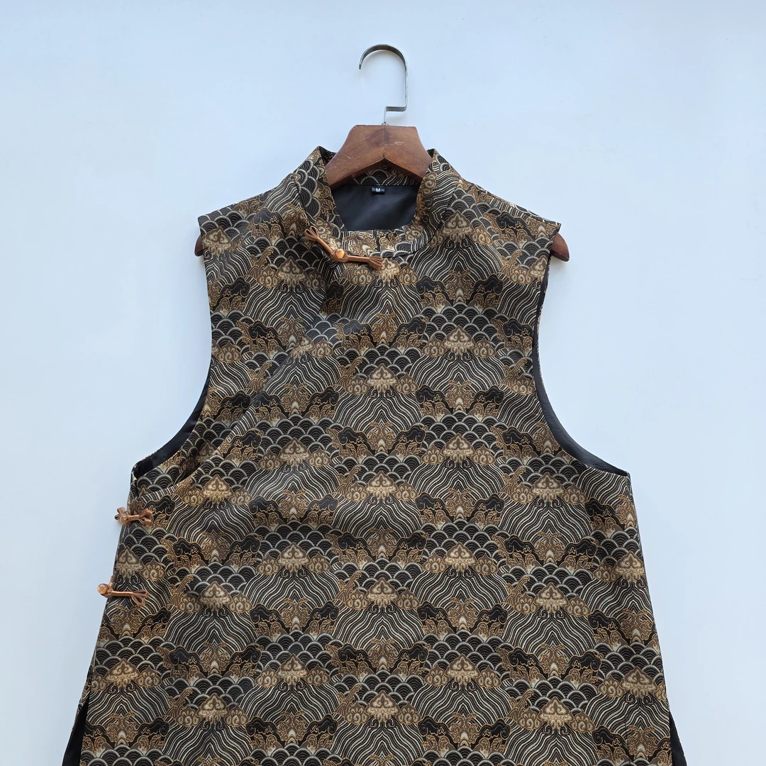 四季国风下摆开叉日照金山长款马甲2025无袖禅意气质款女装复古