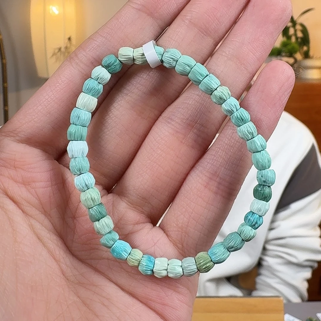 绿松石未镶嵌挂件