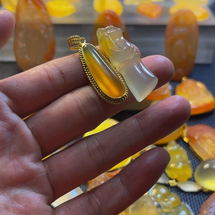 石英质玉未镶嵌颈饰真**本