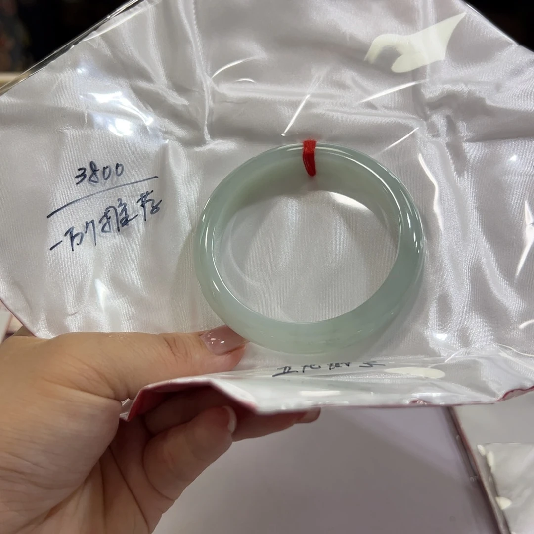 ****翡翠手镯未镶嵌手镯