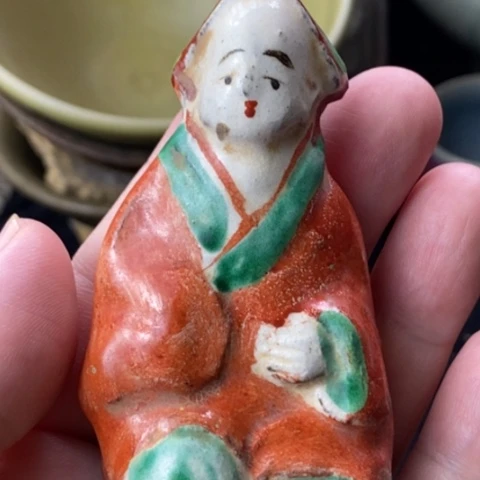 炉扒村窑红绿彩人物像