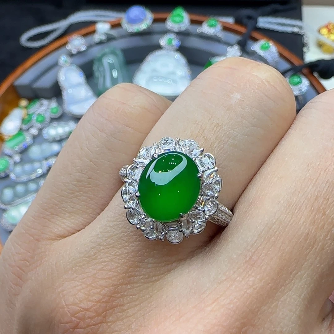 18K金镶嵌戒指翡翠天然翡翠