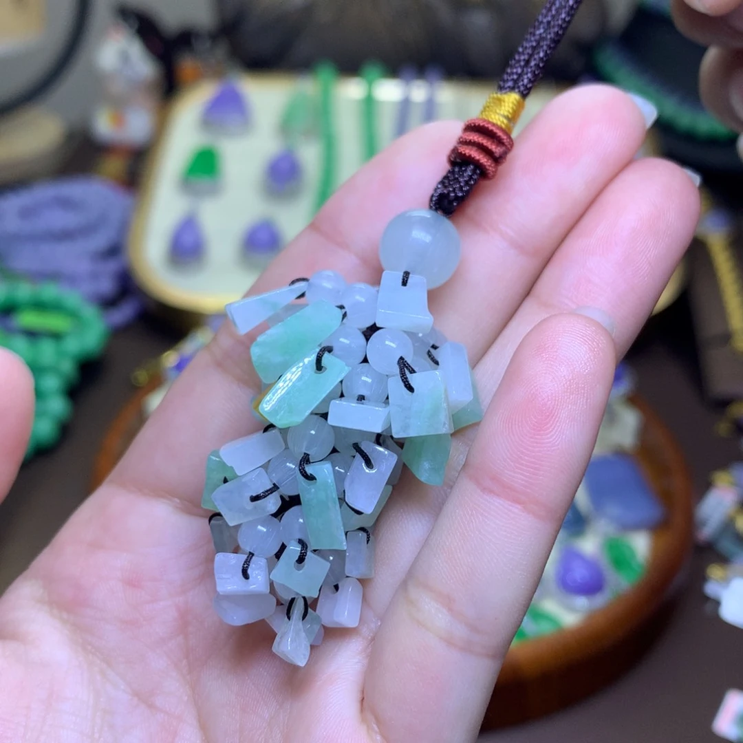 翡翠颈饰未镶嵌翡翠