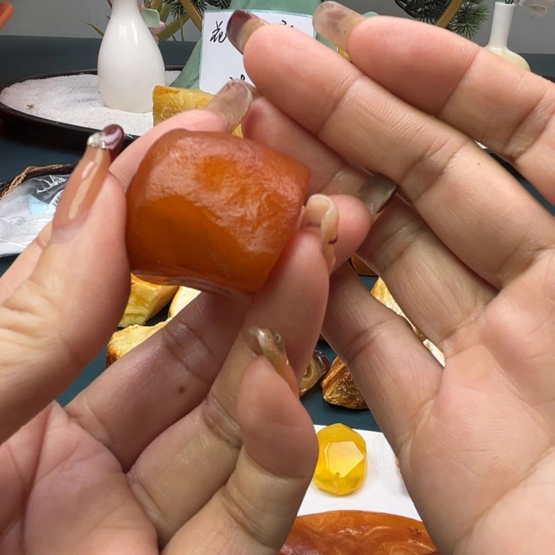 L***n未镶嵌定制琥珀蜜蜡原石不退不换