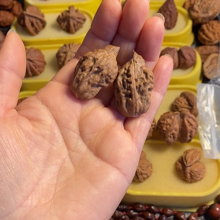 把件文玩核桃异形