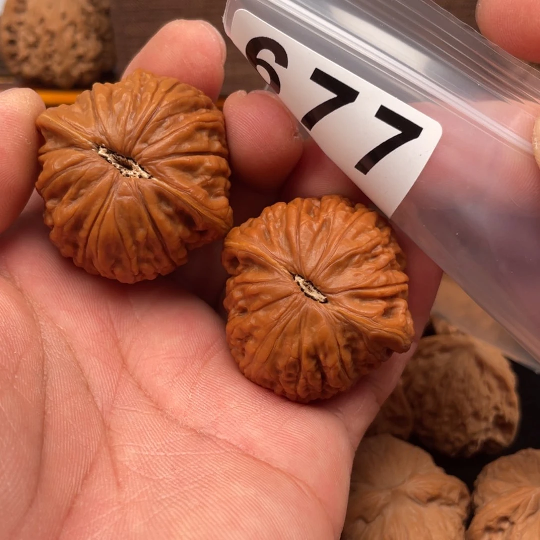 文玩核桃吊坠小***醒铁锤