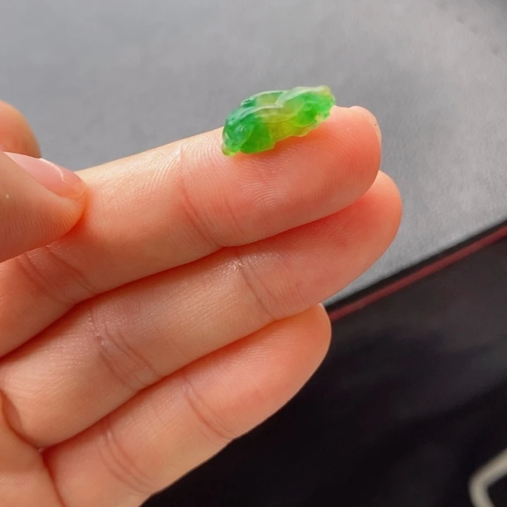 定制翡翠未镶嵌兔子