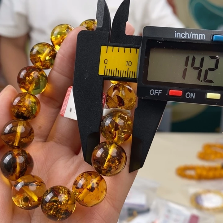 未镶嵌琥珀珠宝奇石