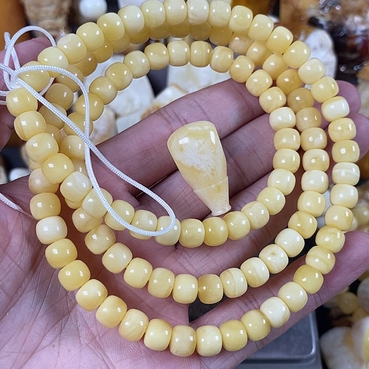 何***生琥珀未镶嵌裸石我