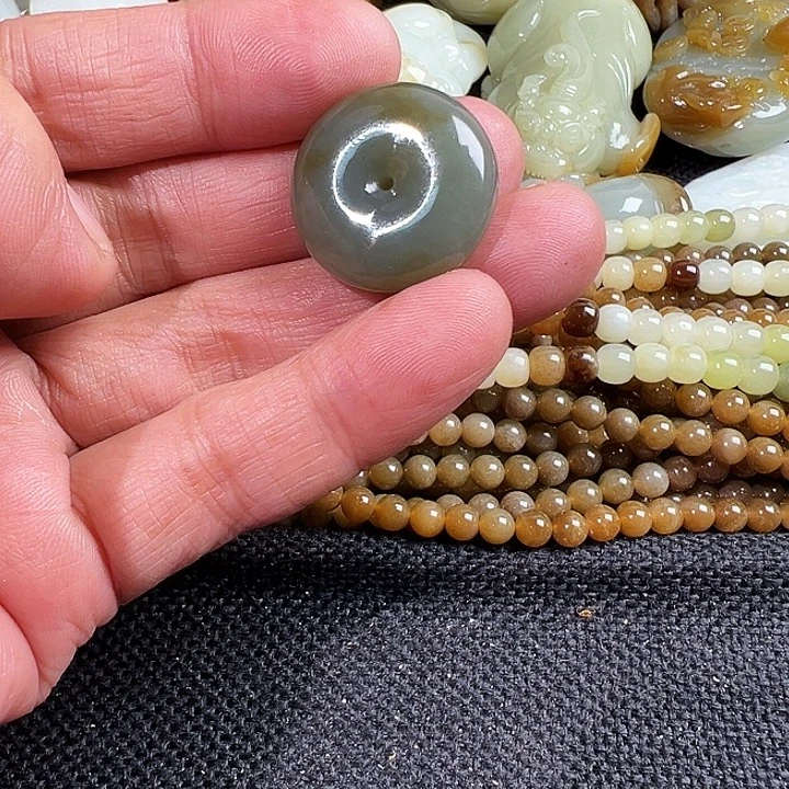 和田玉未镶嵌吊坠(不含链)