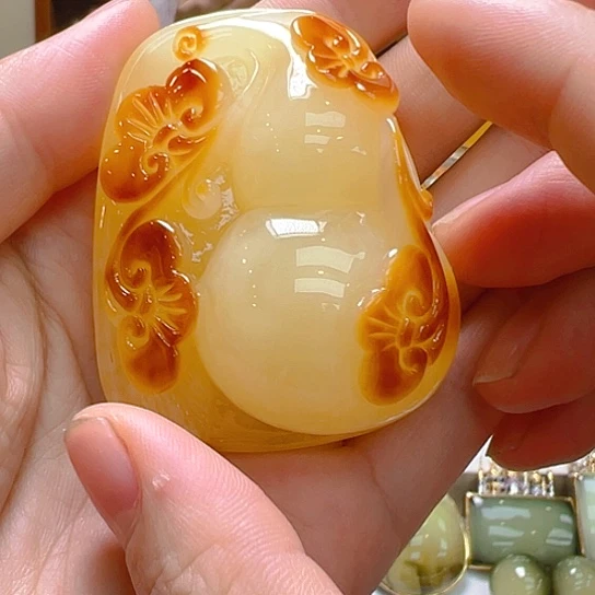 未镶嵌琥珀珠宝奇石