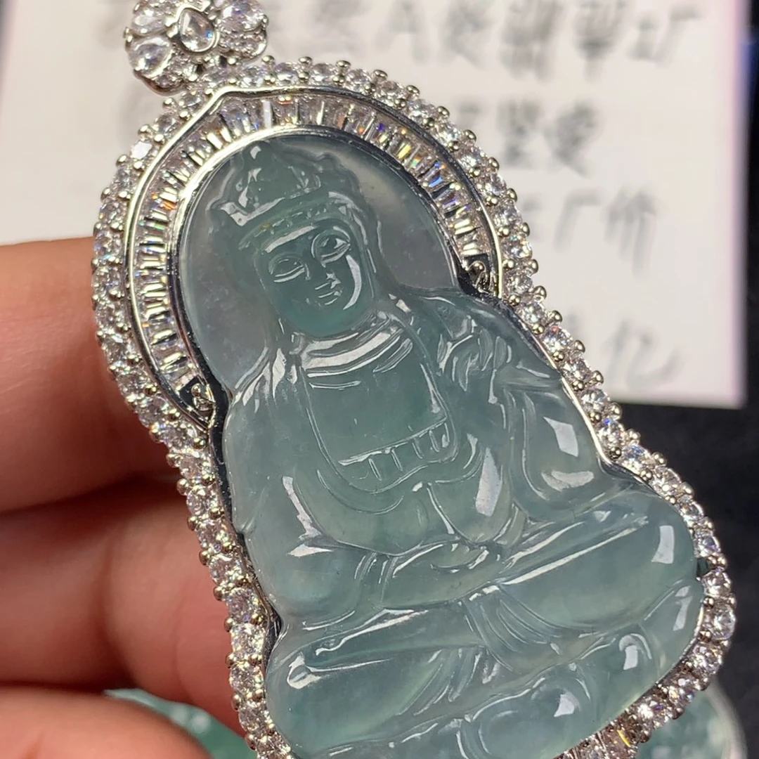 翡翠未镶嵌颈饰观音