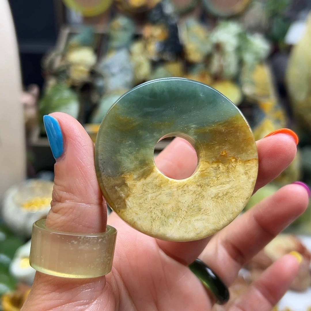 岫玉未镶嵌颈饰花玉和氏璧扣子皮子有手感