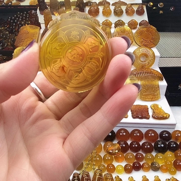 琥珀未镶嵌吊坠(不含链)天然缅甸琥珀金珀六字真言