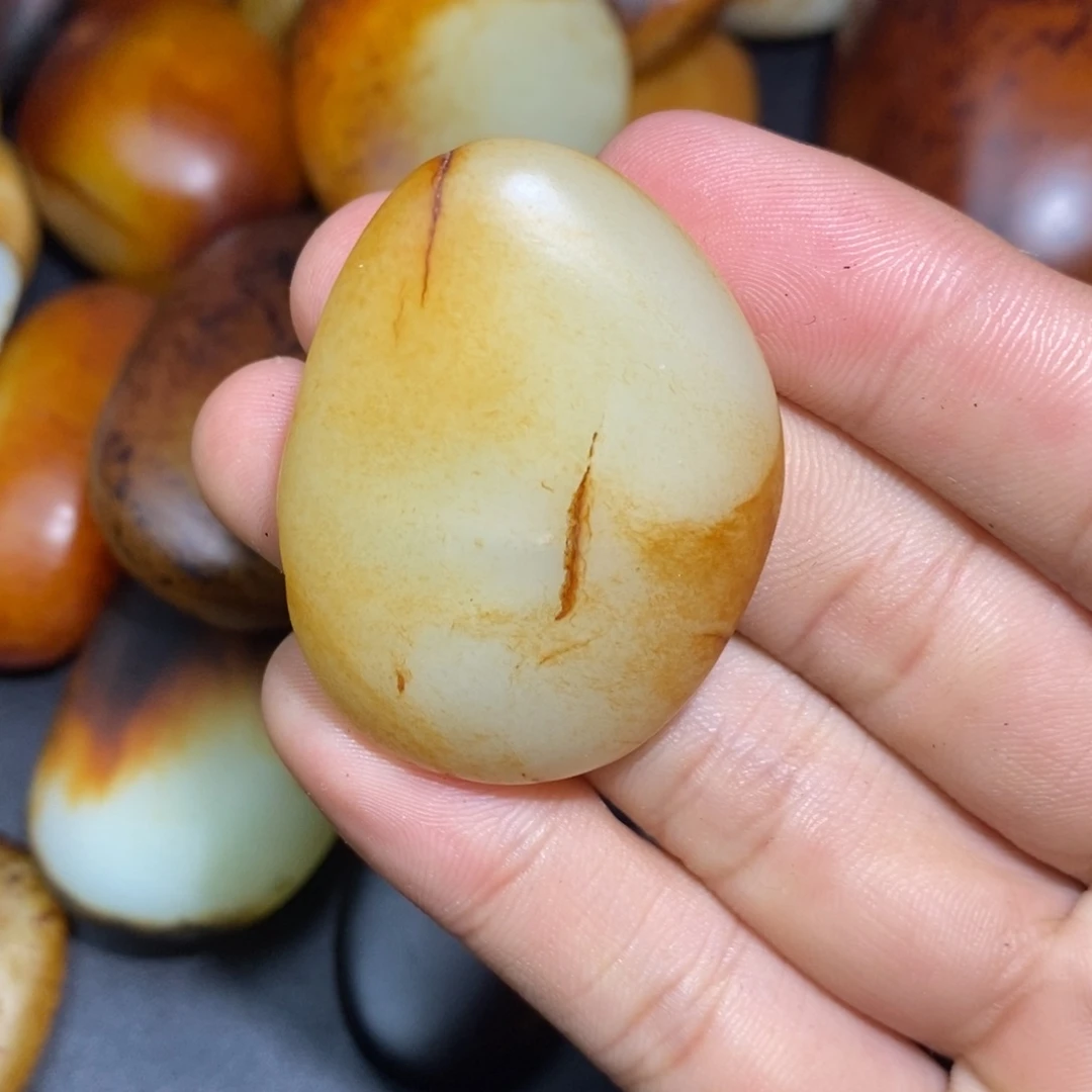 和田玉未镶嵌珠宝奇石